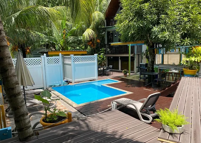 Riviere Self Catering Beau Vallon (Mahe)
