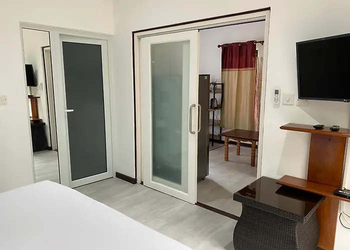 Riviere Self Catering Beau Vallon (Mahe)